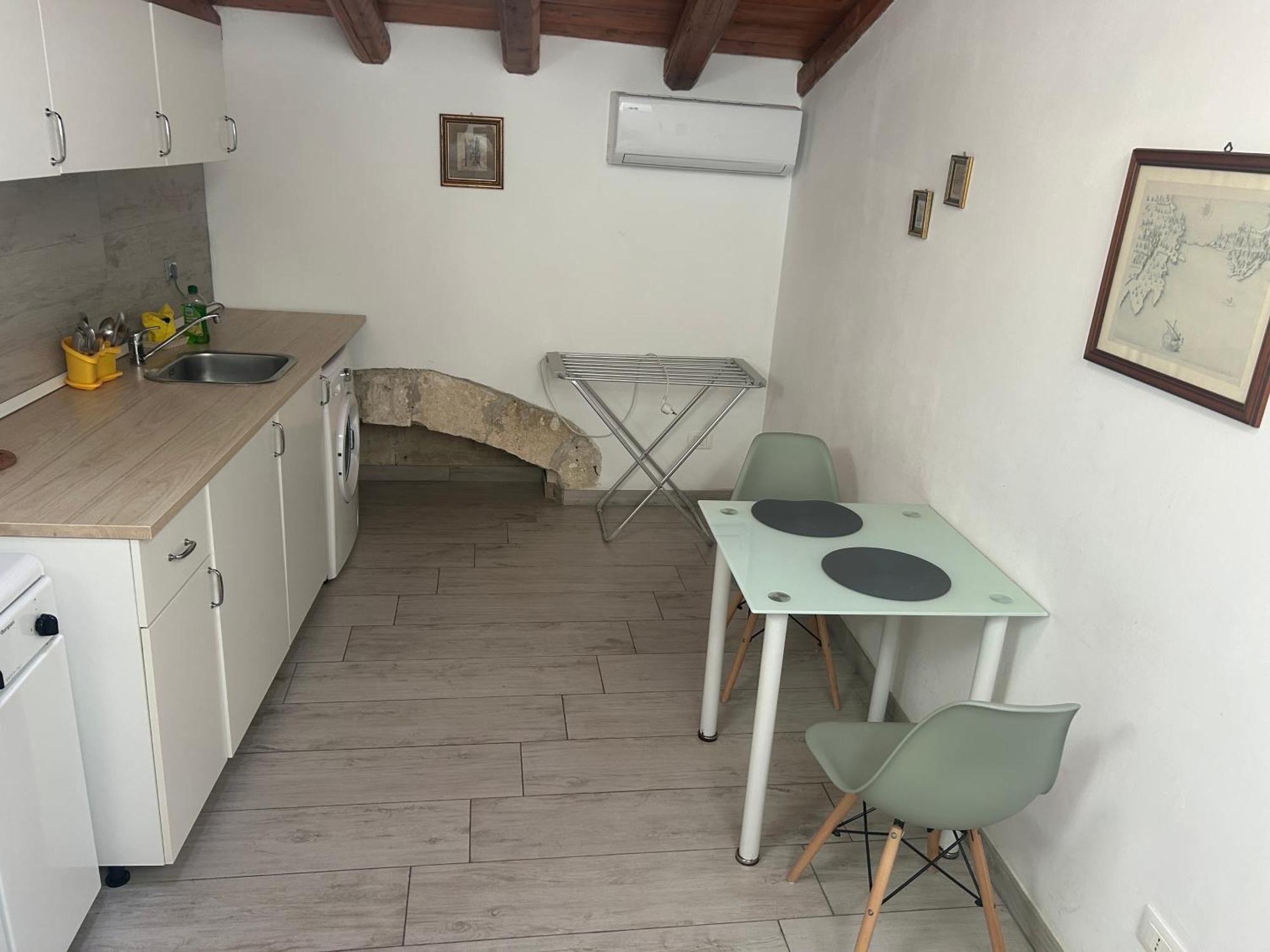 Deni'S Apartments 시라쿠사 외부 사진